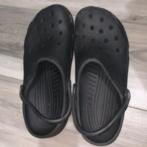 3️⃣ Men's Black Crocs sz 10